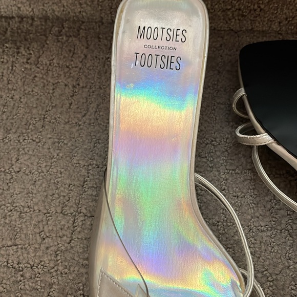 Mootsies Collection Tootsies silver square healed dress shoes. - Picture 7 of 9